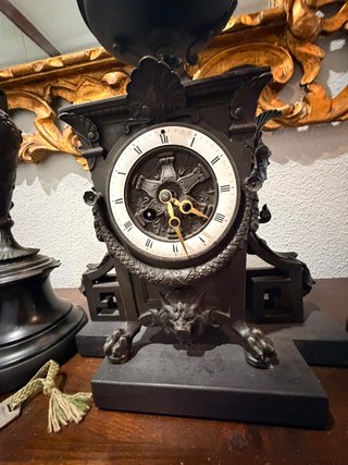 Reloj de sobremesa antiguo