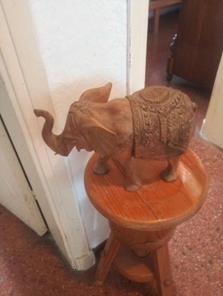 Elefante de Madera Artesanal