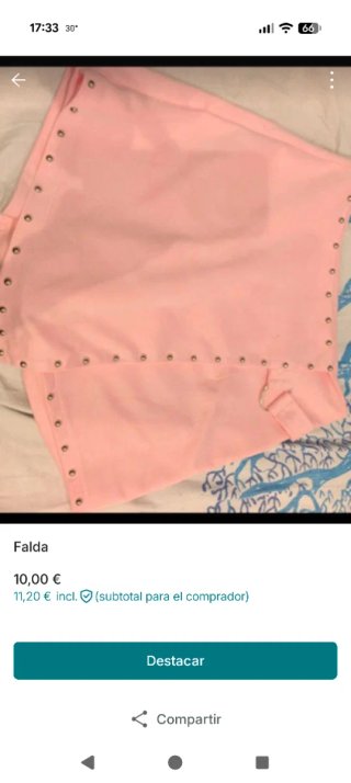 Falda rosa con adornos metálicos