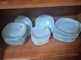 Juego de platos de porcelana