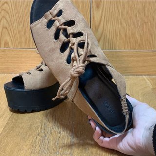 Sandalias de plataforma con cordones