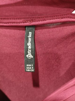 Camiseta manga larga roja con abeja