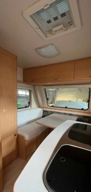 Caravana Sterckeman 370 DD