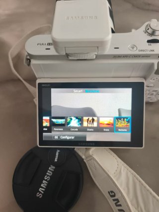 Cámara Samsung NX300 + Objetivo 18-55 OIS con caja