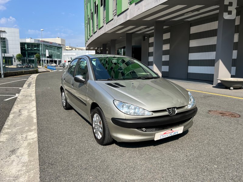 Peugeot 206 2006 1.4 gasolina 75 Cv pegatina C - foto 1