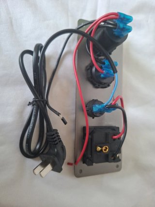 Adaptador Multifunción Coche 12V-24V