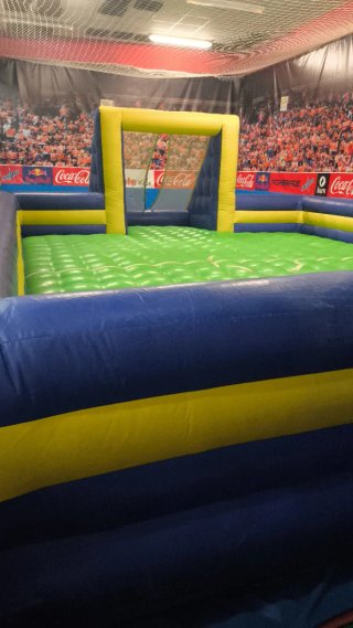 Campo de fútbol hinchable