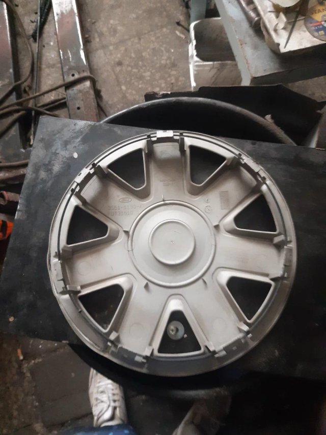 Tapacubos Ford