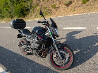 Yamaha XJ6 Naked Negra