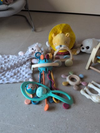 Lote Juguetes Bebé Peluches y Sonajeros