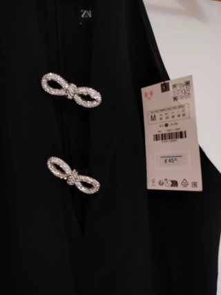 Vestido negro Zara con detalles joya S y M