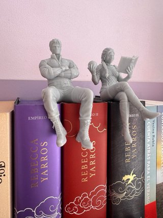 Figuras Violet y Xaden Alas de Sangre