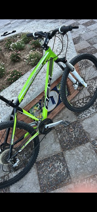 Bicicleta Conor de montaña verde