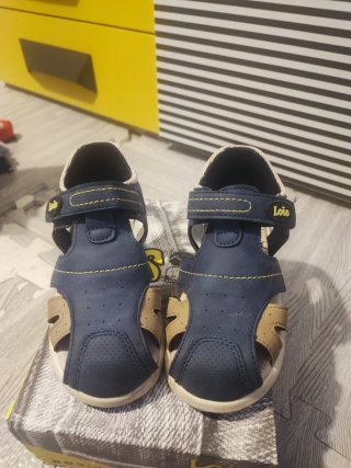 Sandalias Lois niño azul y marrón