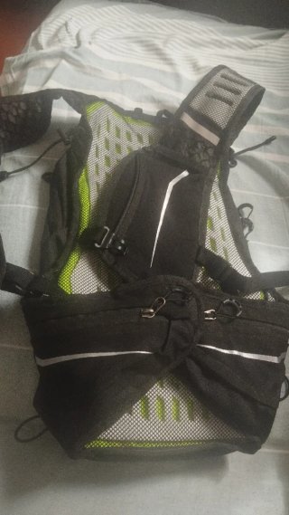 Mochila negra multiusos sin usar