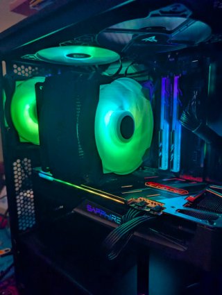 Ryzen 7 5800x 32GB 3200MHz RX 5700XT