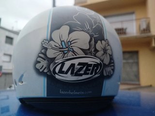 Casco de moto Lazer con visera