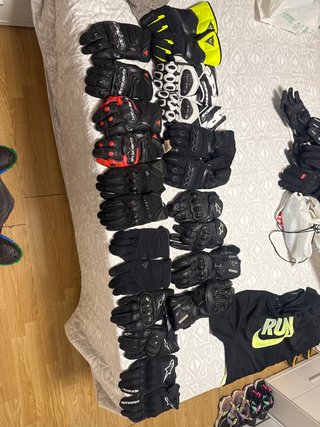 Guantes Alpinestars y Dainese vendo el lote entero