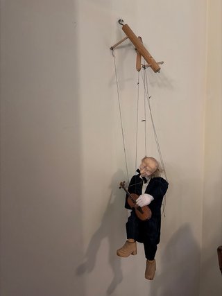 Marioneta antigua músico violín