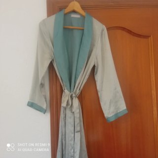 Bata imitación seda beige y verde+pijama pantalón