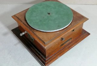 Caja completa de Gramófono Pathephone 2