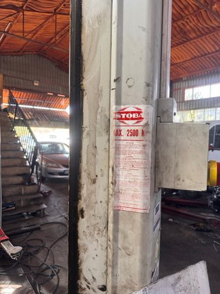 Elevador de coches taller
