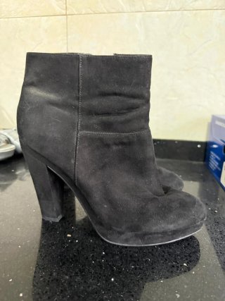Botines de tacón negros para mujer