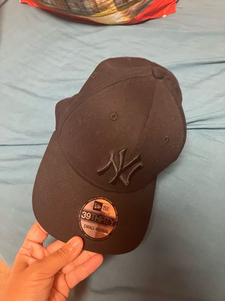 Gorra New Era NY Negra 39THIRTY