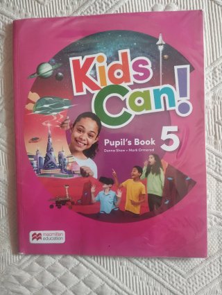 Lote de libros de texto de 5° de Primaria.