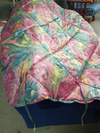 Edredón floral multicolor como nuevo