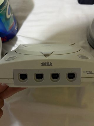 Consola Sega Dreamcast + 2 mandos y juegos