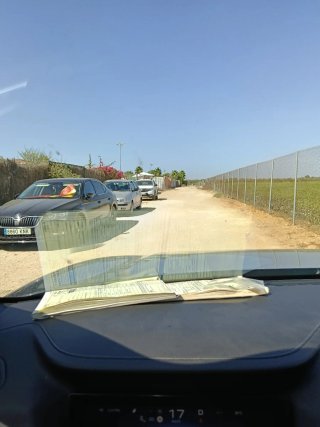 Campo carretera polígono la isla