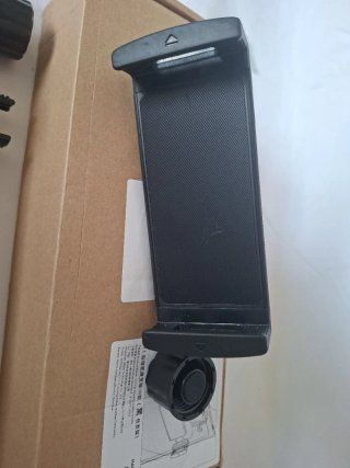 Soporte ajustable negro para teléfonos