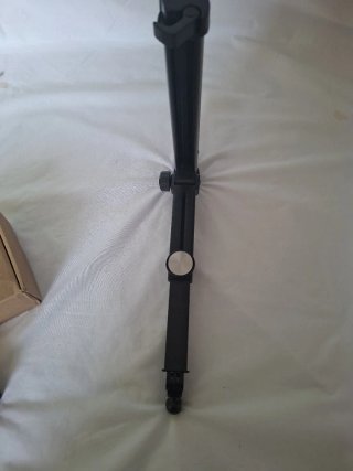 Soporte ajustable negro para teléfonos