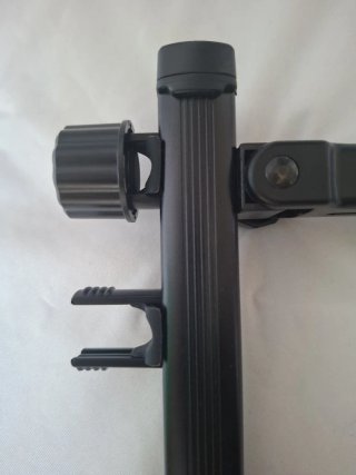 Soporte ajustable negro para teléfonos