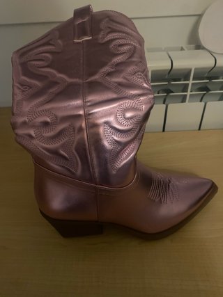 Botas camperas rosas metalizadas