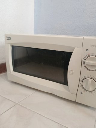 Microondas Beko MWC 20