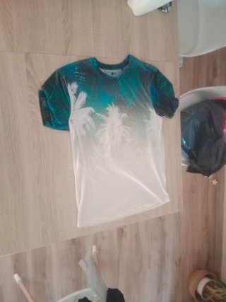 LOTE 13 PRENDAS DE HOMBRE – 35€