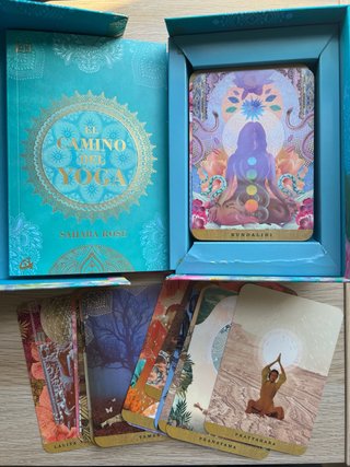 El camino del yoga. Libro + 54 cartas oráculo