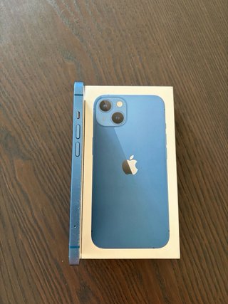 iPhone 13 Azul con Cargador y Cable