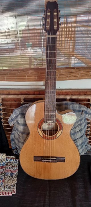Guitarra Clásica Caja Estrecha