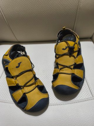 Sandalias Joma Hombre Negro y color mostaza