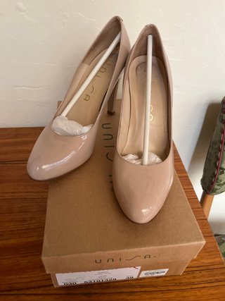 Zapatos de tacón Unisa Beige Talla 39