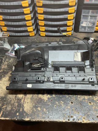 Guantera Seat Leon MK1 con cargador CDS