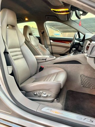 Porsche Panamera GTS 2013