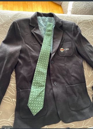 Chaqueta y corbata colegio CEU