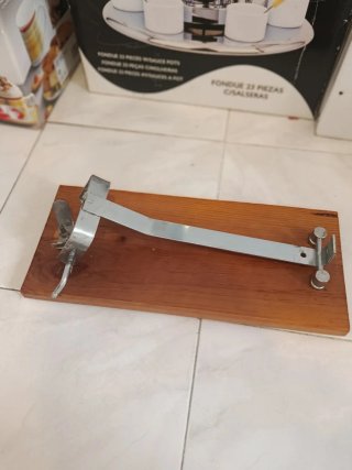 Jamonero de madera y metal