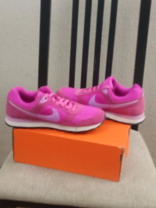 Zapatillas Nike Talla 40 Rosa y Lila