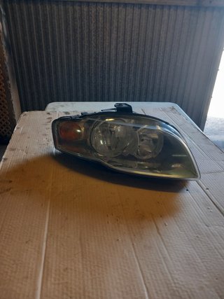 Faro derecho Audi A4