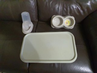 Mangiatoia e beverino per gatti